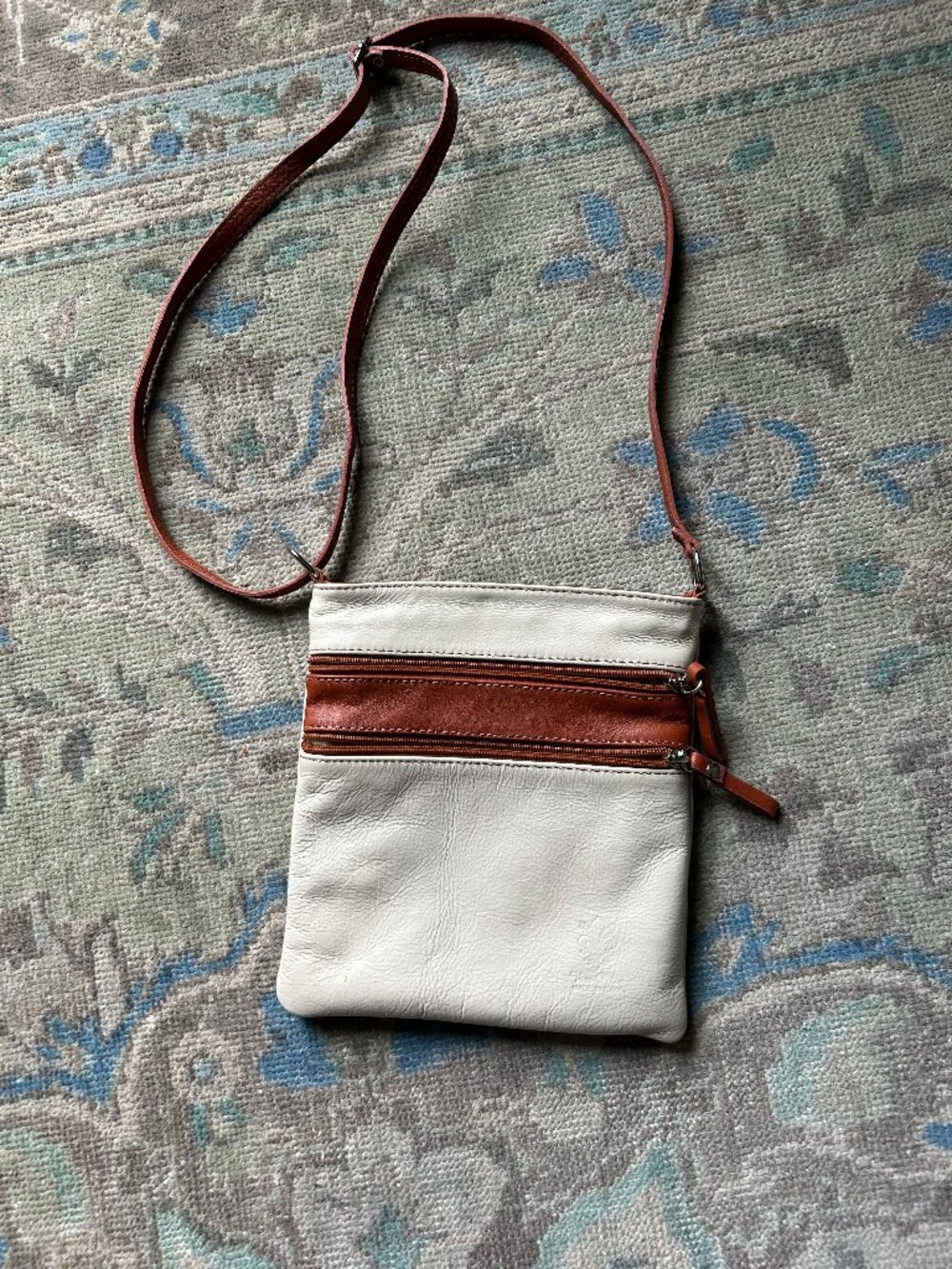 Vera Pelle Crossbody Bag